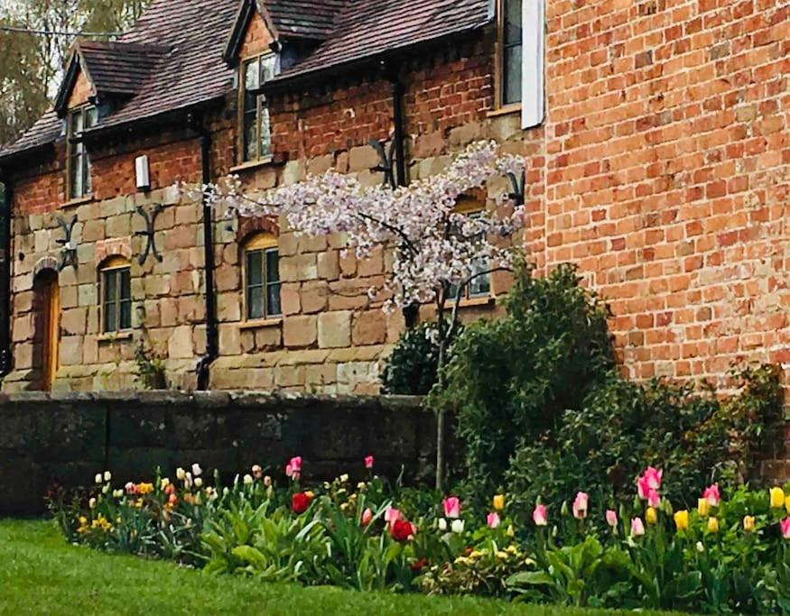 알브라이톤 Unique 17C Listed Barn In A Shropshire Hamlet. 빌라 외부 사진