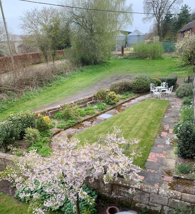 알브라이톤 Unique 17C Listed Barn In A Shropshire Hamlet. 빌라 외부 사진